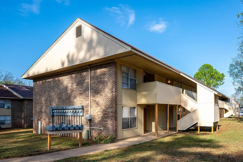 Mariner II Apartments — Photo 4
