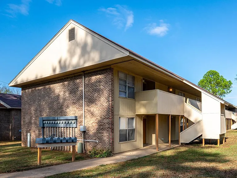 Mariner II Apartments — Photo 4