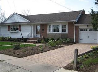 14 Adelphi Ct, Edison, NJ 08837