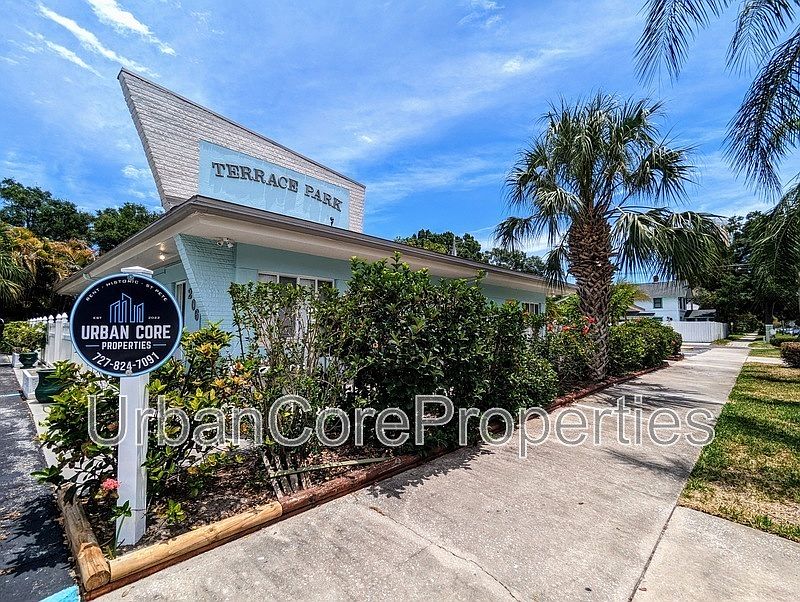 1st image of 206 9th Ave NE #8