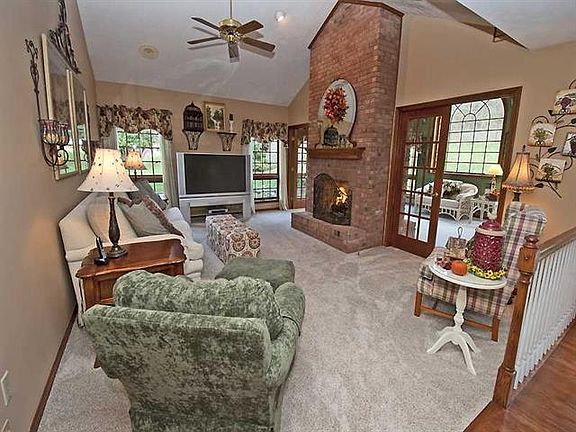5th image of 102 Verona Dr
