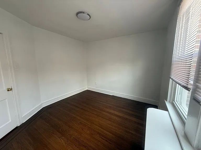 373 E Cliveden St — Photo 27