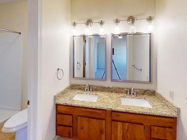 1460 Lindberg Ave — Photo 20
