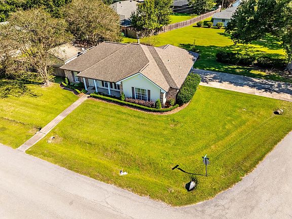 2nd image of 304 Fairfield Dr