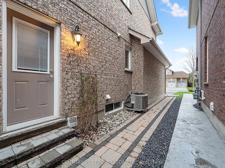 2337 Pindar Cres #BASEMENT — Photo 3