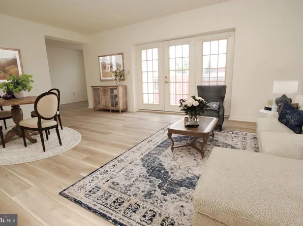 7303 Centennial Sta, Warminster, PA 18974