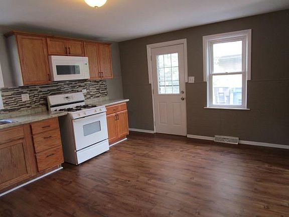 5th image of 720 E 160th St