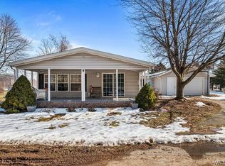 1407 Breeze Way E, Appleton, NY 14008