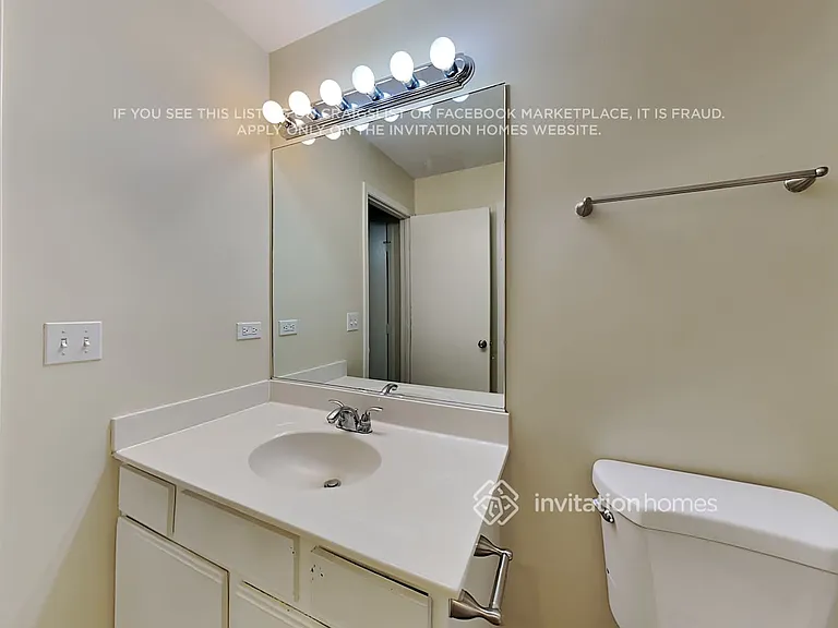 2761 Melbourne Ln — Photo 13