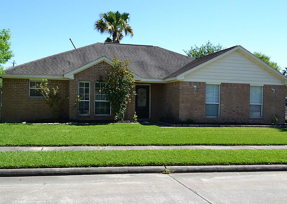1st image of 634 Oak Briar Dr
