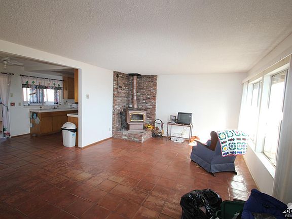 3rd image of 1414 Cambria Ave