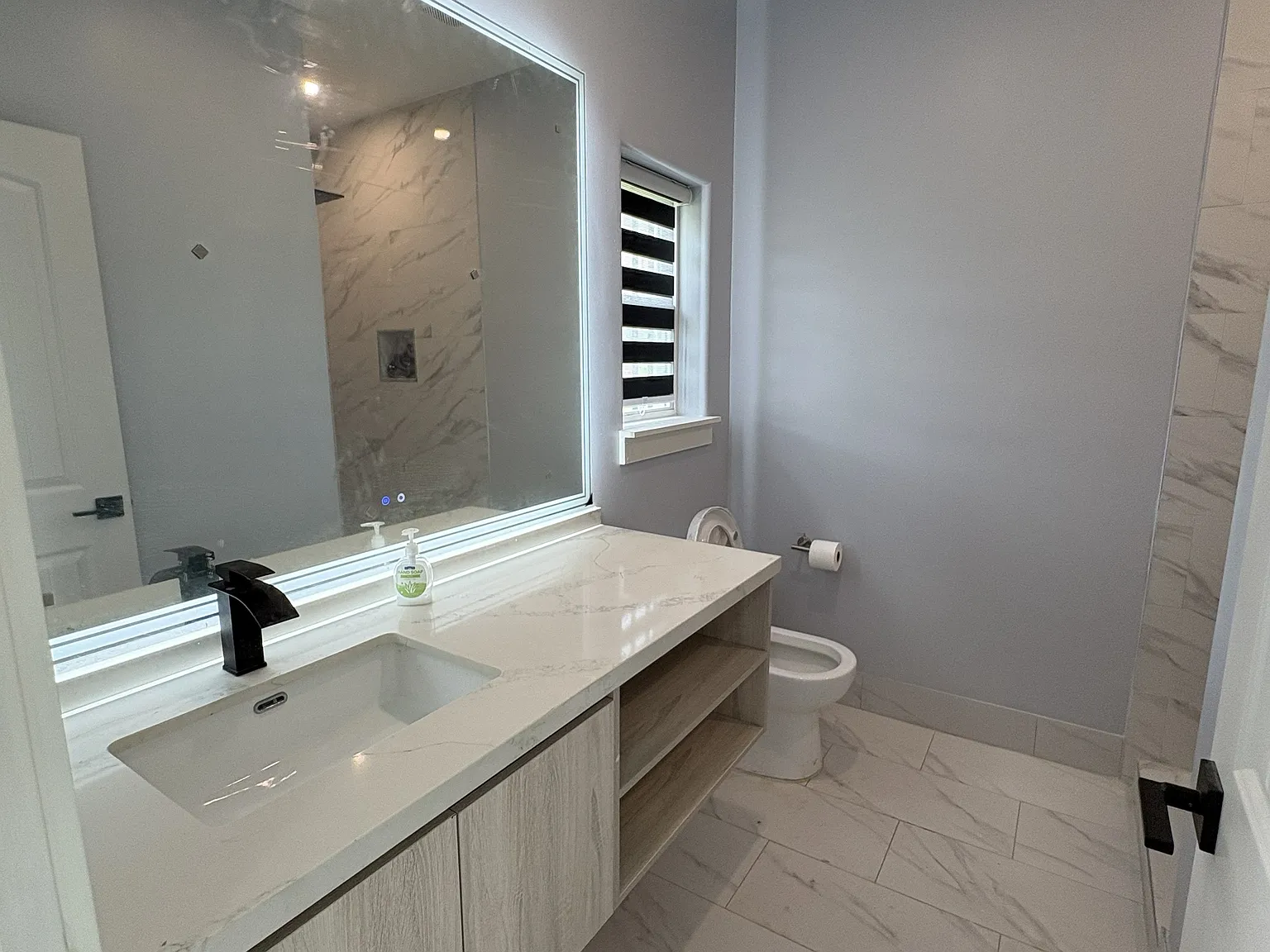 3 bed, 2172 sqft, $3,100 — Photo 3