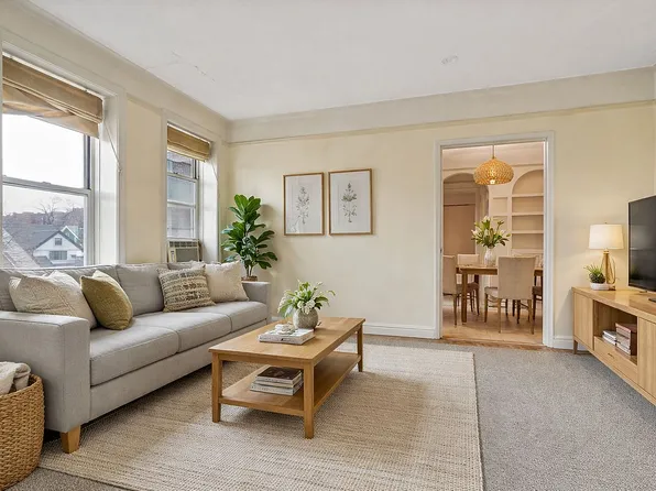 868 E 7th St APT 3H, Brooklyn, NY 11230