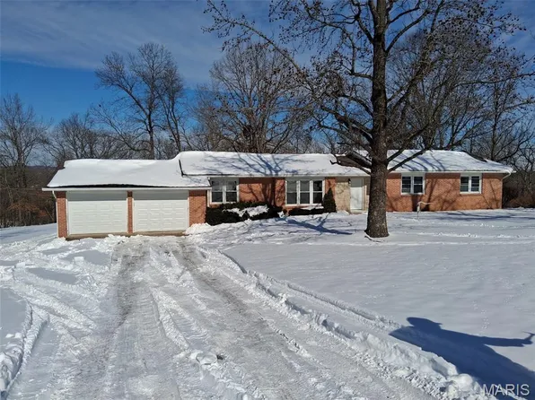 2704 Wycliff Dr, Farmington, MO 63640