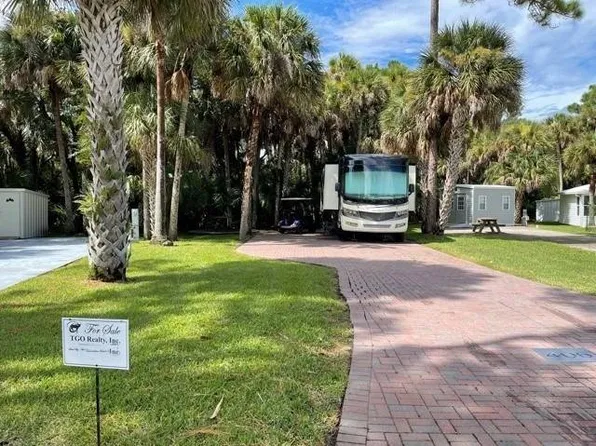 406 Oak Cove Rd, Titusville, FL 32780