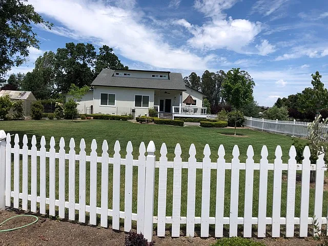 Irwin Ln — Photo 3