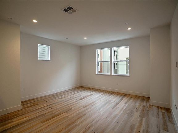 4th image of 3041 Boyter Pl