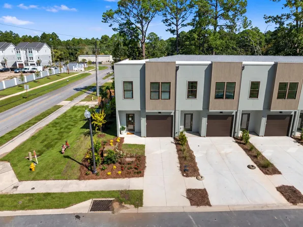 187 Old Barn Way, Pt Washington, FL 32459