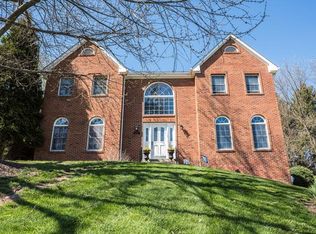3845 Kim Ln, Gibsonia, PA 15044