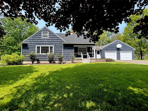 131 Powderhouse Rd, Vestal, NY 13850