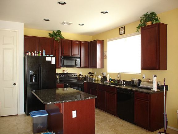 4th image of 42297 W Lunar St