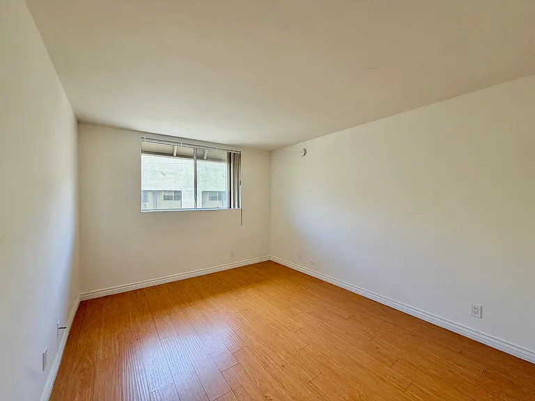 14141 Dickens St #311 — Photo 9