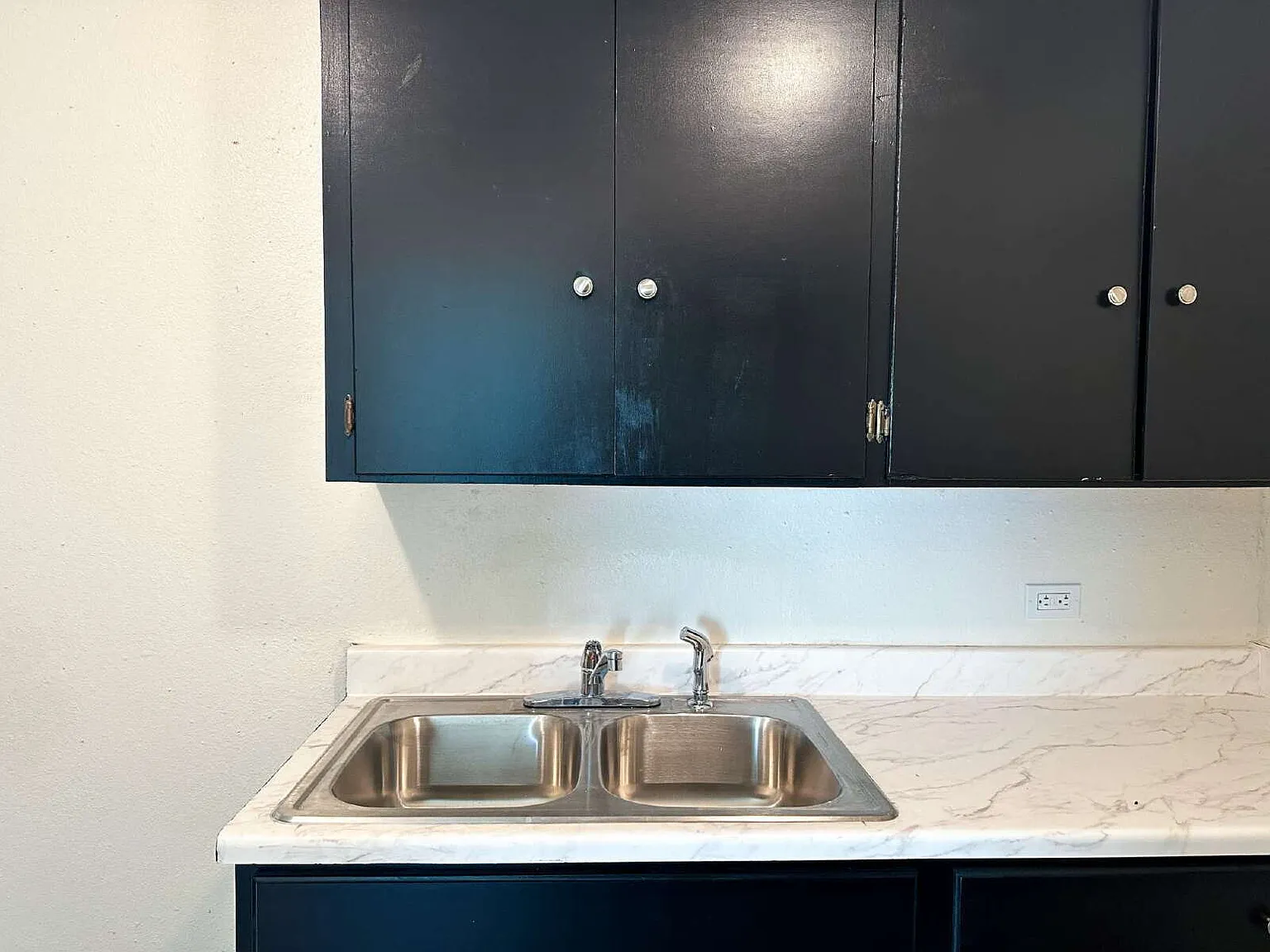 1 bed, 1.0 bath, $950 — Photo 2