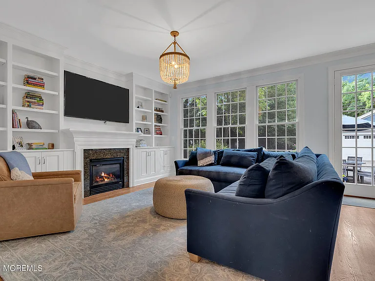 314 Jersey Ave — Photo 12