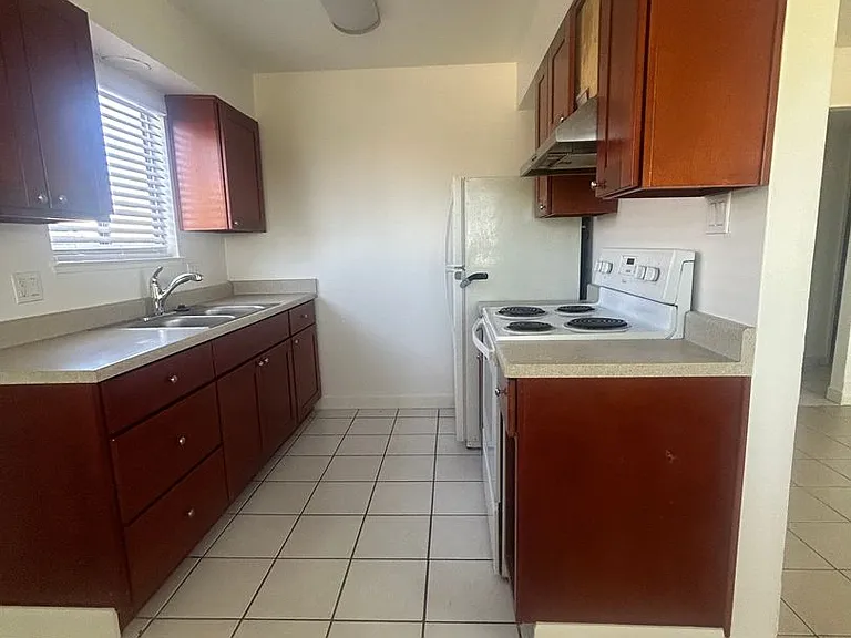 108 Grant Ave — Photo 5