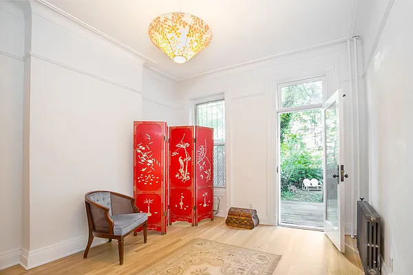 Rented by Dwell Residential Inc | media 9