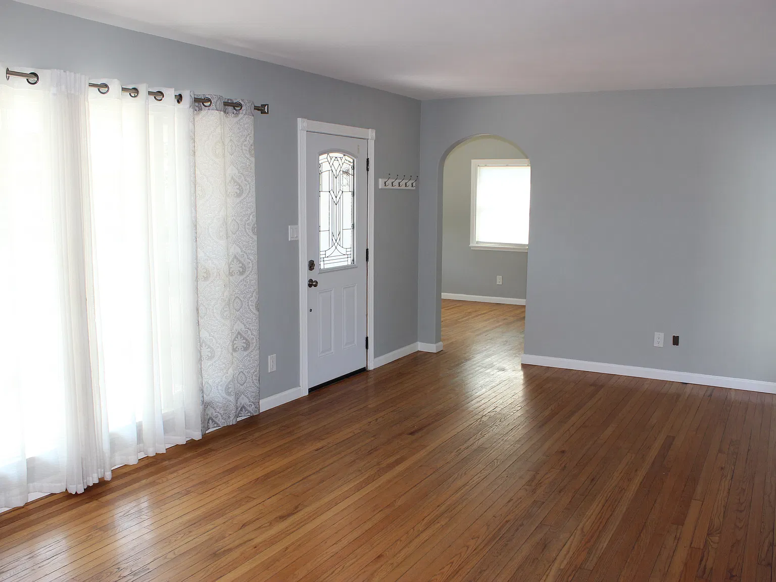 2 bed, 1234 sqft, $3,500 — Photo 3