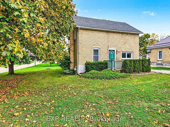 2nd image of 455 Simcoe St