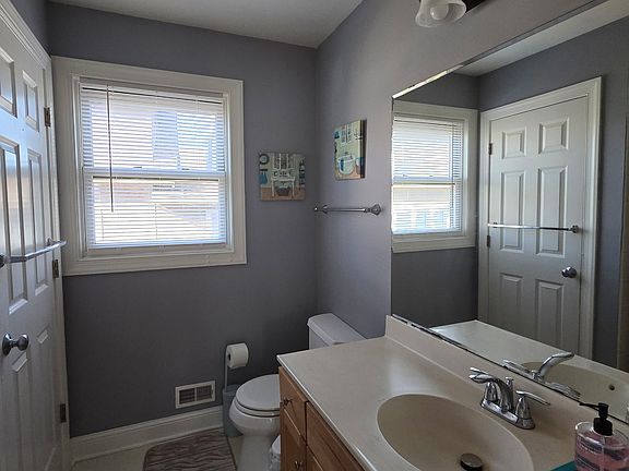 2nd image of 582 State St #1