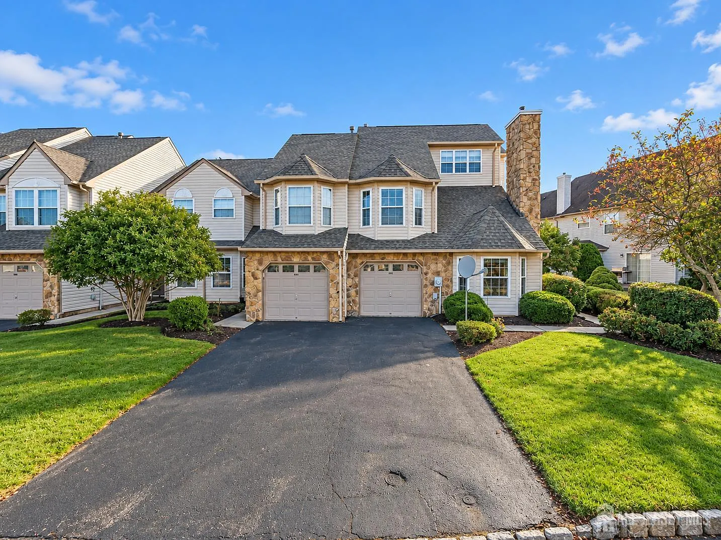 296 Pegasus Rd — Photo 1