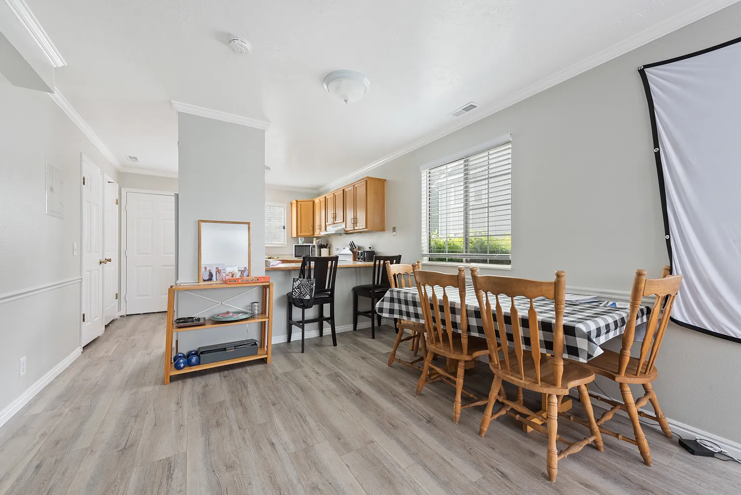 4 bed, 2.5 bath, 1406 sqft, $569 — Photo 4