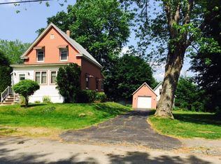 44 Broadway St, Baileyville, ME 04694