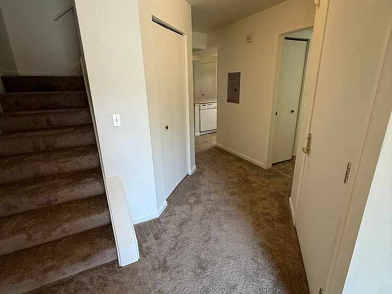 Rosewood Riverside — Photo 10