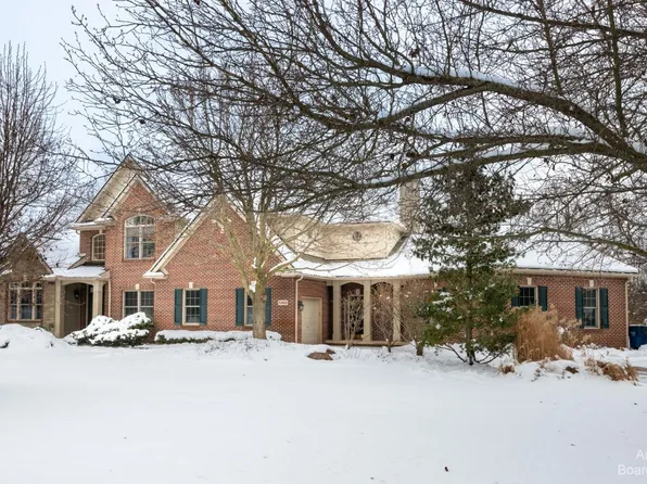 6465 Brookview Dr, Saline, MI 48176