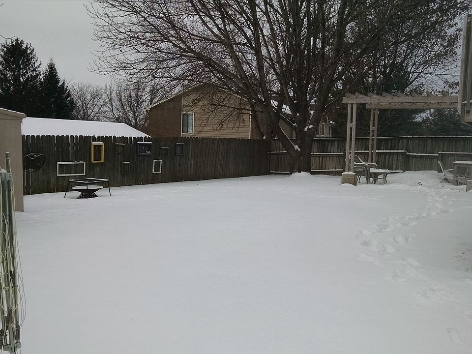 2nd image of 701 Knolls Ct