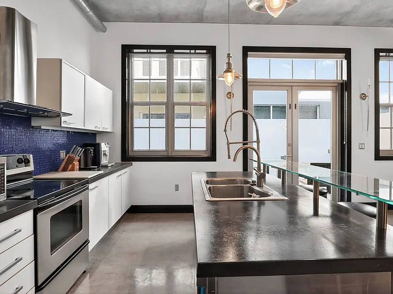 435 N Andrews Ave #206 — Photo 6