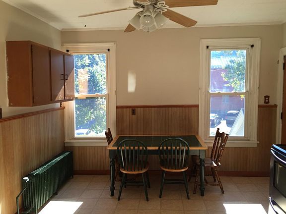 Large Eat-In Kitchen