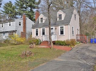 34 S Shore Rd, Holbrook, MA 02343