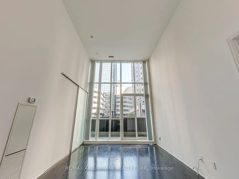770 Bay St #202 — Photo 14