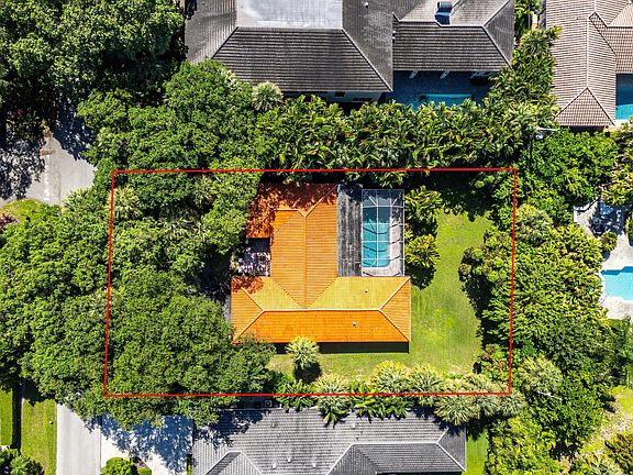 5th image of 1075 Banyan Road