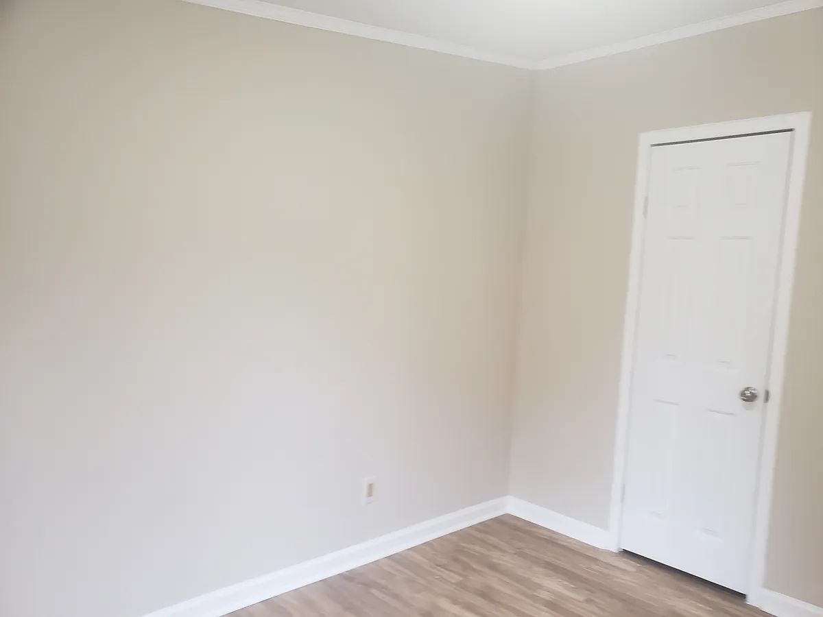 Building Photo - 1017 Dunvegan Dr