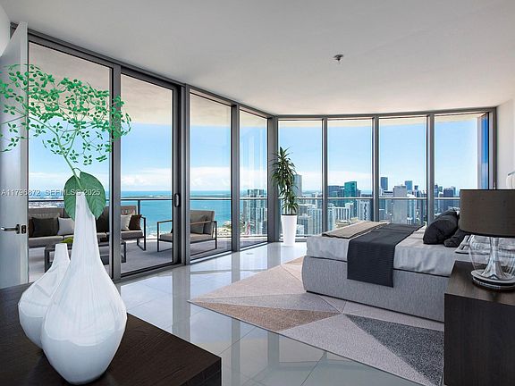 4th image of 851 NE 1st Ave #Penthouse 5011