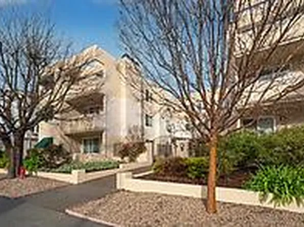 30 Lorton Ave APT 104, Burlingame, CA 94010
