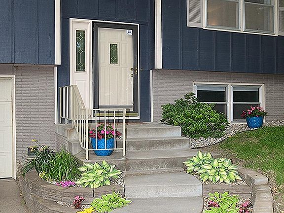 2nd image of 421 Wedgewood Dr