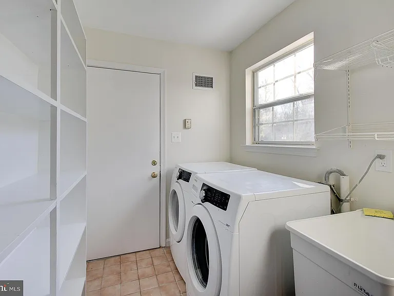 5400 Hampton Forest Way — Photo 15