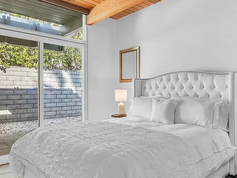 817 N Via Monte Vis — Photo 3